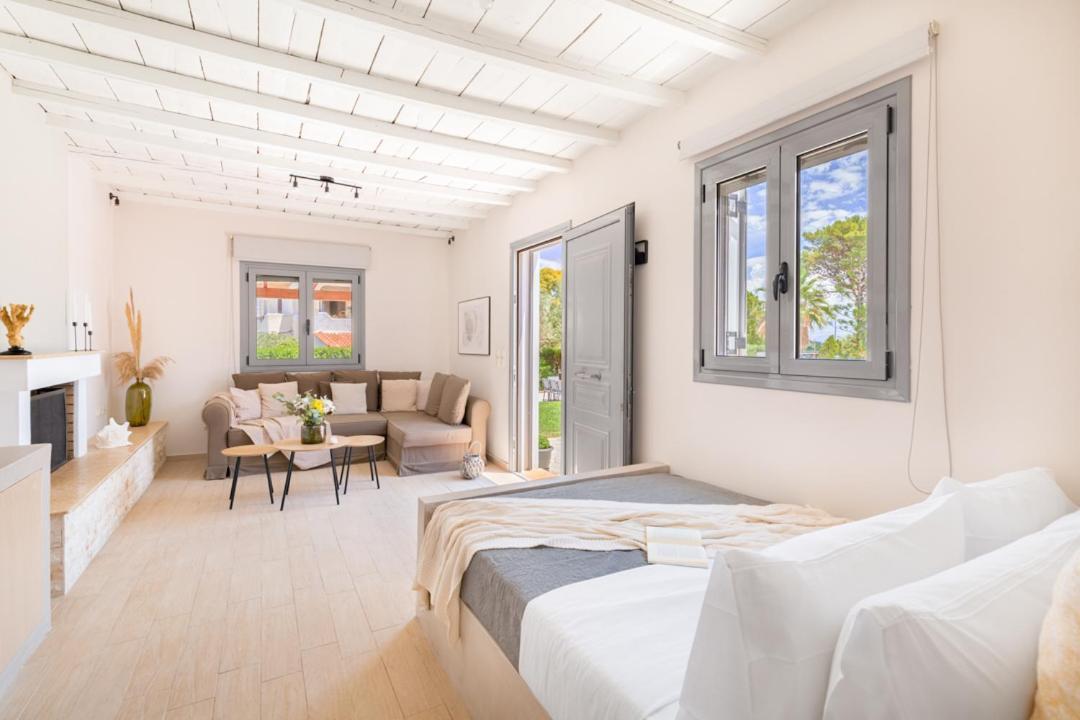 Van Louis Place Vathi  Exterior photo