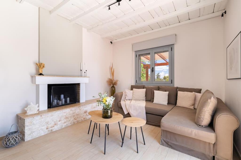 Van Louis Place Vathi  Exterior photo